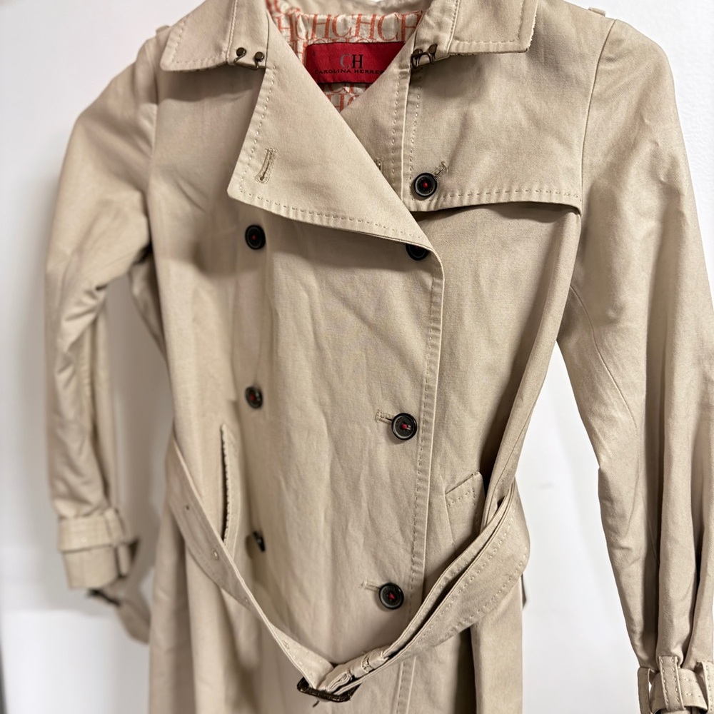 Carolina Herrera Beige Trench Coat for girls 6 or 7 years old